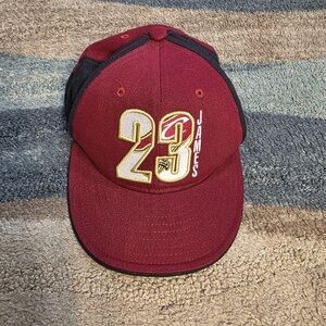 23 James Cap